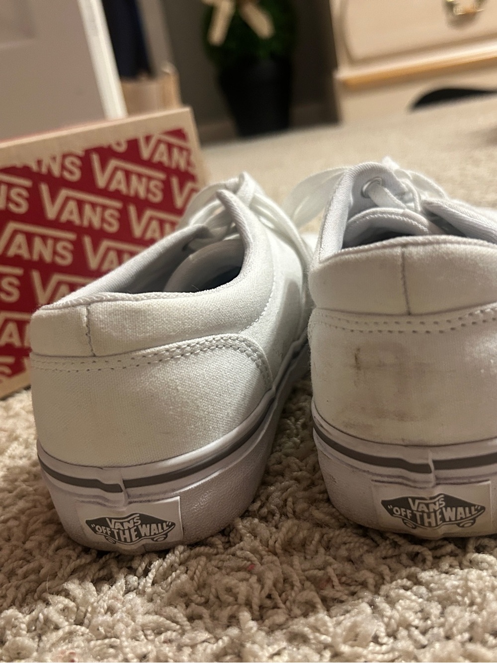 Vans - Picture 4 of 5